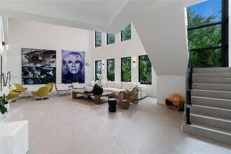 325 Campana Ave in Coral Gables, FL - Building Photo - Building Photo