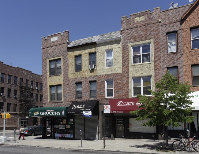 The Whitney in Sunnyside, NY - Building Photo - Building Photo