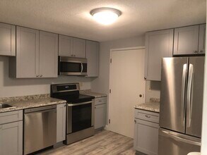1 silvestri circle, Unit Unit #24 in Derry, NH - Building Photo - Building Photo