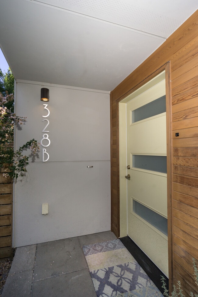 328 NW 41st St in Seattle, WA - Building Photo - Building Photo