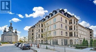 101 Cathedral High St in Markham, ON - Building Photo