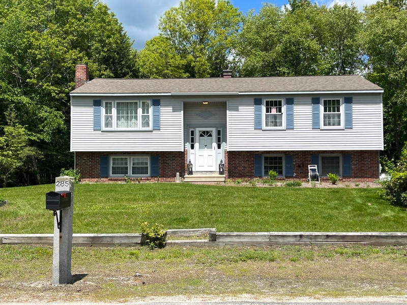 285 Pinewood Dr in Hopkinton, NH - Building Photo