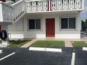 2020 Lake Osborne Dr in Lake Worth Beach, FL - Building Photo - Building Photo