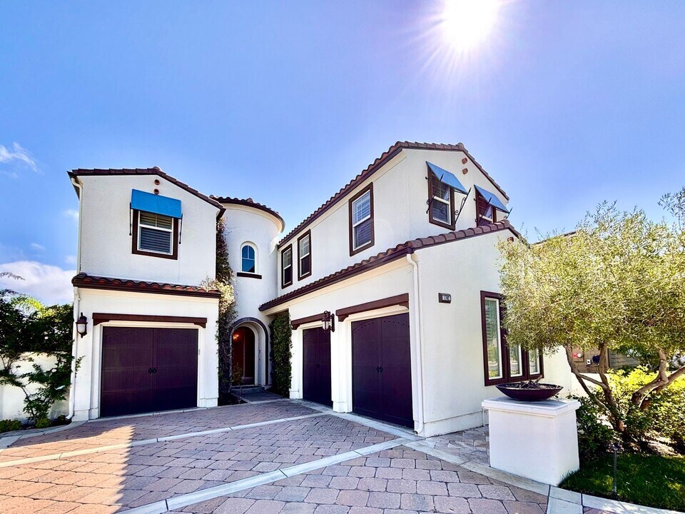 1702 Aleutian Way in Oxnard, CA - Building Photo
