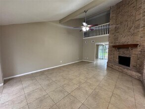 15002 Dunster Ln in Channelview, TX - Foto de edificio - Building Photo