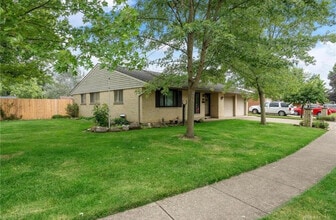 140 Redbud Dr in Springboro, OH - Building Photo - Building Photo