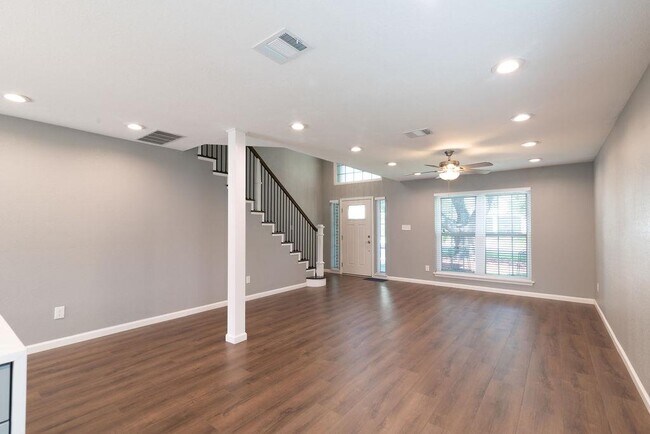 8319 Columbia Falls Dr in Round Rock, TX - Foto de edificio - Building Photo