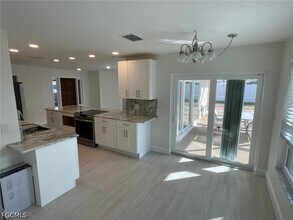 3502 SE 22nd Pl in Cape Coral, FL - Building Photo - Building Photo