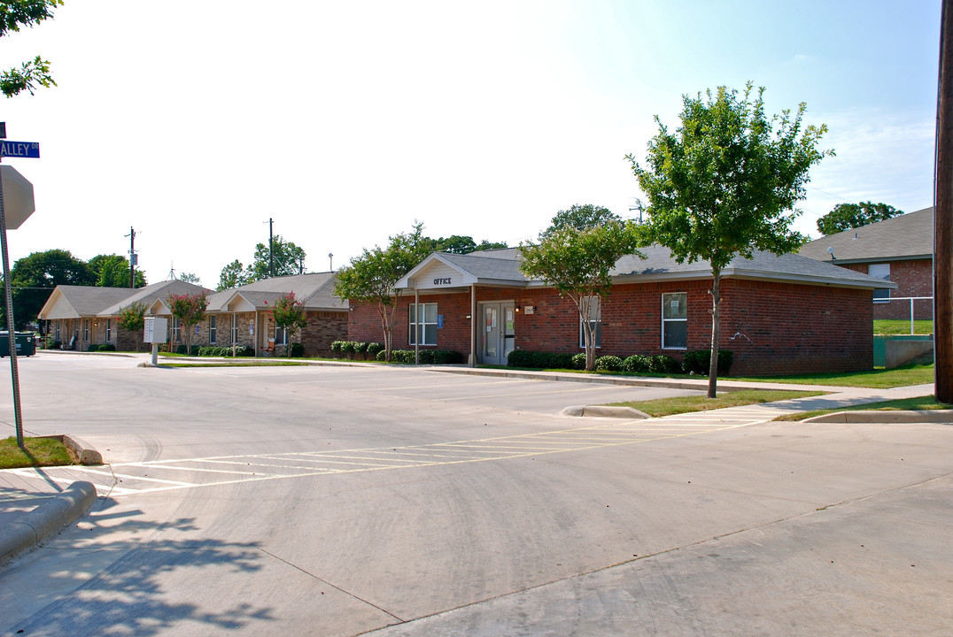 Spring Garden 5 in Springtown, TX - Building Photo