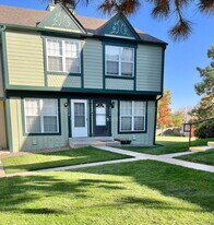 14324 E Hawaii Cir in Aurora, CO - Building Photo