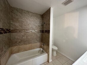 3920-3932 Christmas Tree Ln in Bakersfield, CA - Building Photo - Building Photo