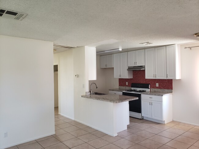 82145 Valencia Ave in Indio, CA - Building Photo - Building Photo