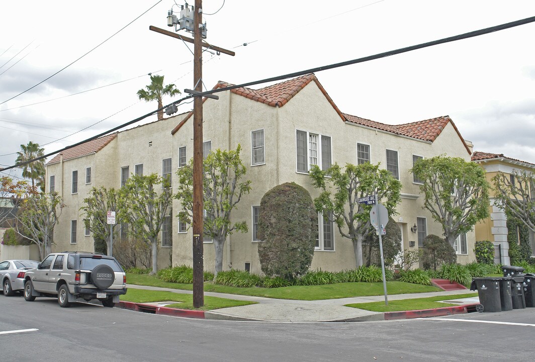 401 N. Orange Grove Avenue in Los Angeles, CA - Building Photo