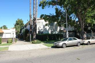 14711 Sylvan St in Van Nuys, CA - Building Photo - Building Photo