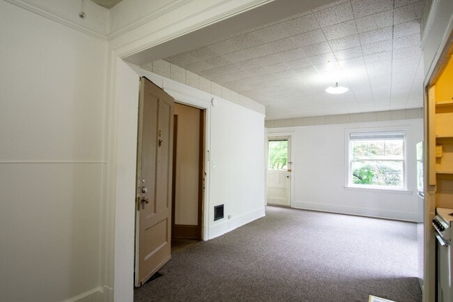 2268 NW Johnson St in Portland, OR - Building Photo - Building Photo