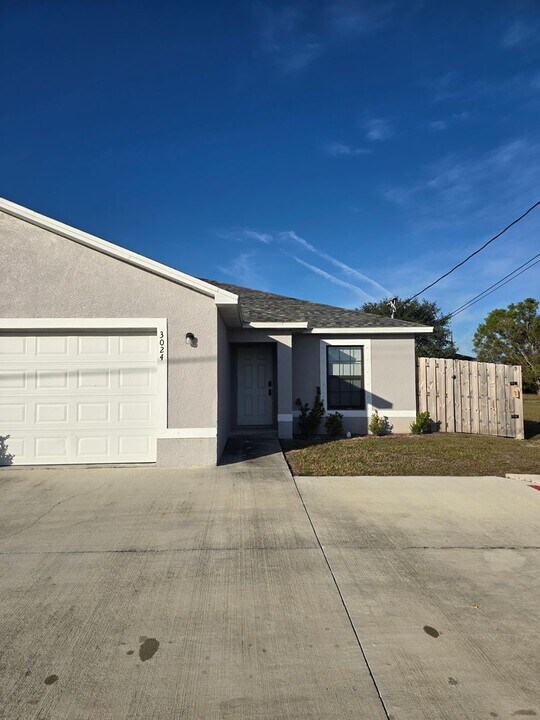 3024 Skyline Blvd in Cape Coral, FL - Building Photo