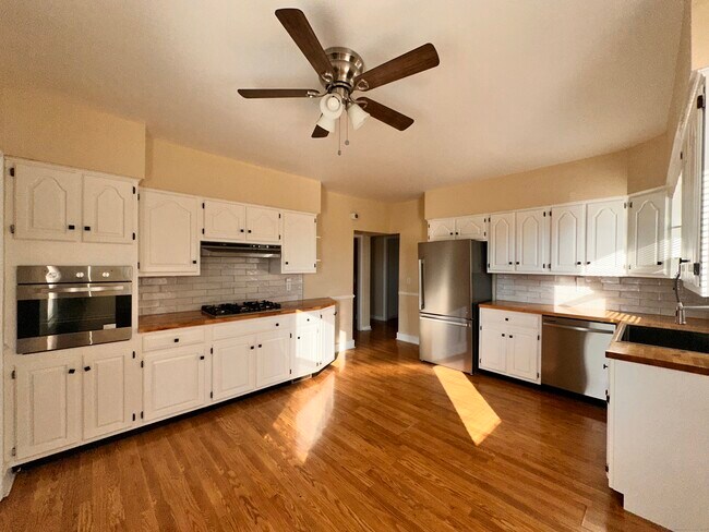 34 N Spring St in Ansonia, CT - Building Photo - Building Photo