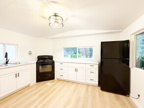 90 E Balbriggan Rd in Shelton, WA - Building Photo - Building Photo