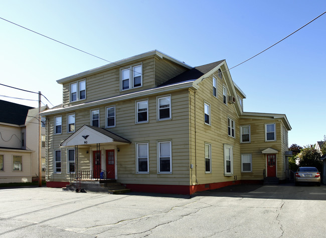 90 Elm Ter in Waterville, ME - Foto de edificio - Building Photo