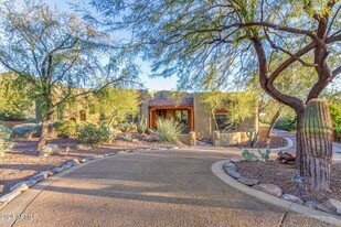 5909 E Sentinel Rock Rd in Cave Creek, AZ - Building Photo - Building Photo