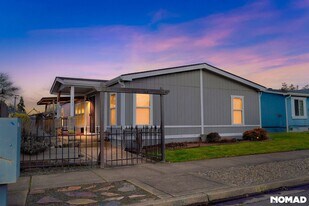 1325 Bramblewood Ln in Eugene, OR - Building Photo