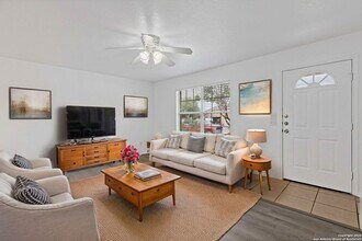 3045 Pine Valley Dr in New Braunfels, TX - Building Photo - Building Photo
