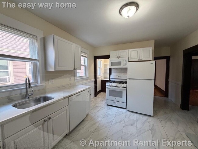 41 Michigan Ave in Somerville, MA - Foto de edificio - Building Photo