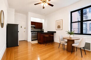45 Tiemann Pl, Unit 2I in New York, NY - Building Photo