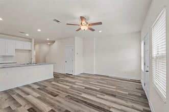 206 Henderson St in Bonham, TX - Building Photo - Building Photo