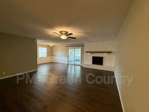 2019 S Gum Ave in Broken Arrow, OK - Building Photo - Building Photo