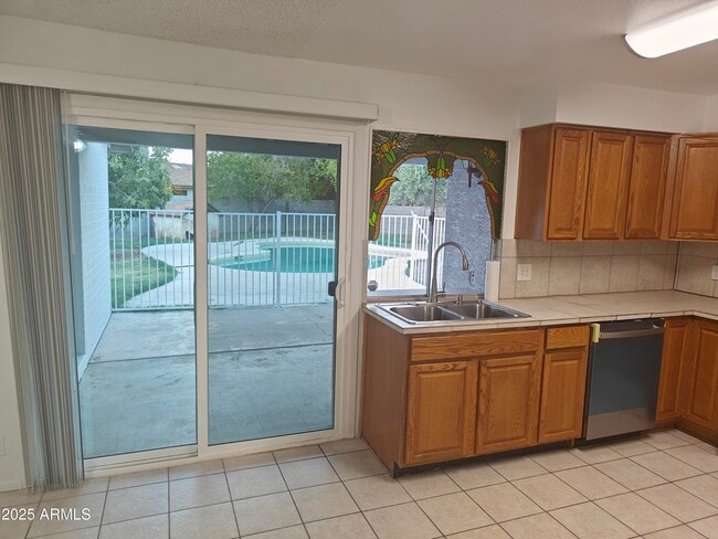 9715 N 56th Ln in Glendale, AZ - Building Photo - Building Photo