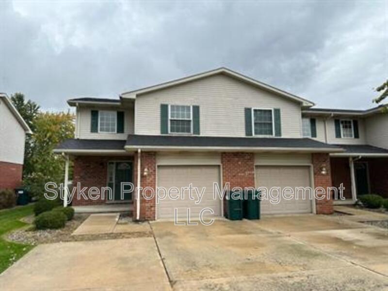 1226 Leon Way in Bourbonnais, IL - Building Photo