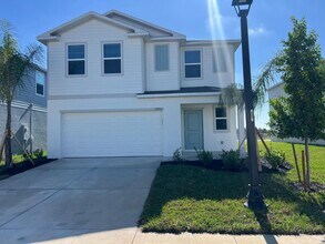 19550 Fairhill Ct in Lehigh Acres, FL - Building Photo - Building Photo