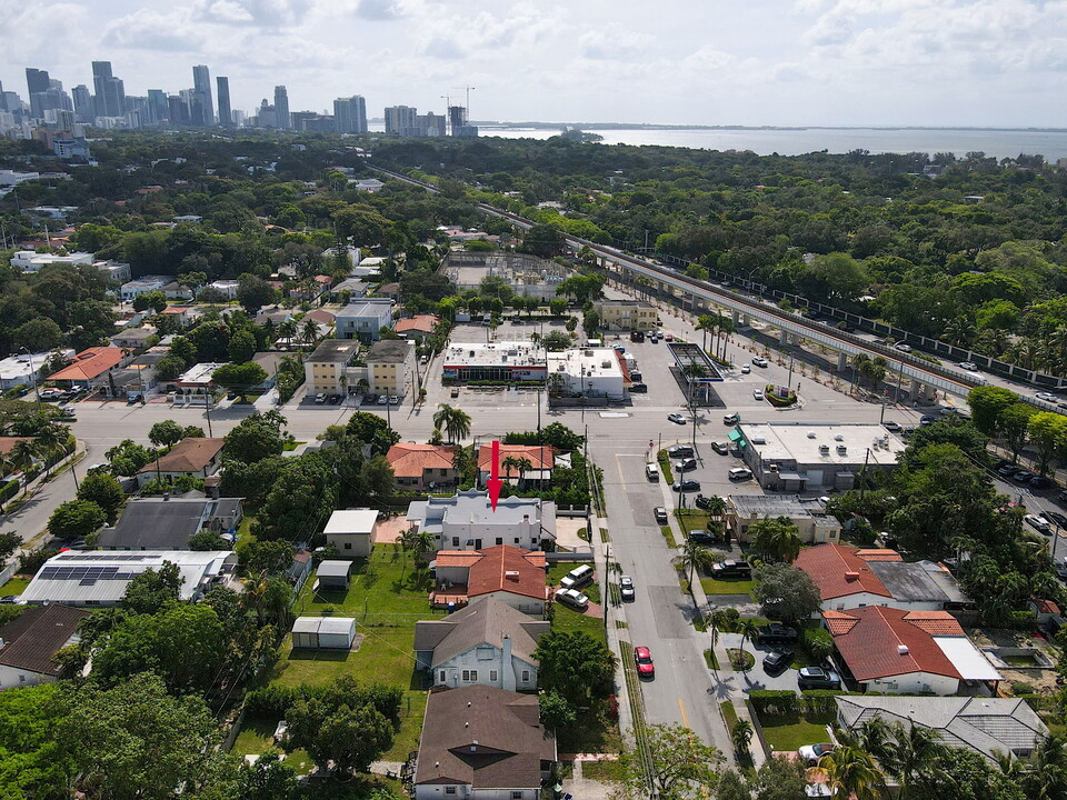 1721 SW 24th Ter in Miami, FL - Building Photo