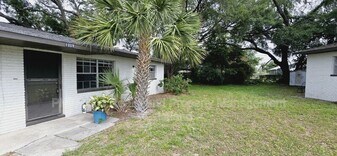 1207 Buddwood Rd in Lakeland, FL - Building Photo
