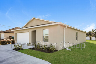 104 Nelson Rd N in Cape Coral, FL - Building Photo - Building Photo