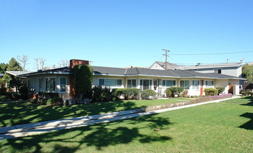 1500-1600 Clay St in Newport Beach, CA - Building Photo - Building Photo