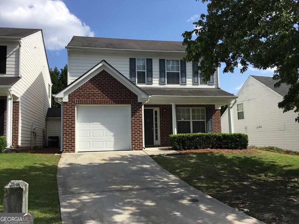 4132 Ravenwood Ct in Union City, GA - Building Photo