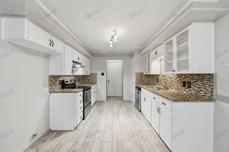 2602 Burningtree Ct in Arlington, TX - Building Photo - Building Photo