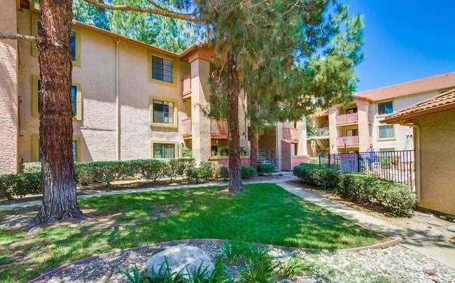 12007 Alta Carmel Ct in San Diego, CA - Building Photo - Building Photo