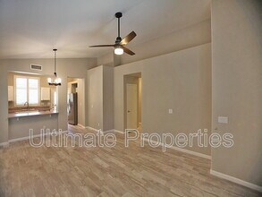 3926 W Hackamore Dr in Phoenix, AZ - Building Photo - Building Photo