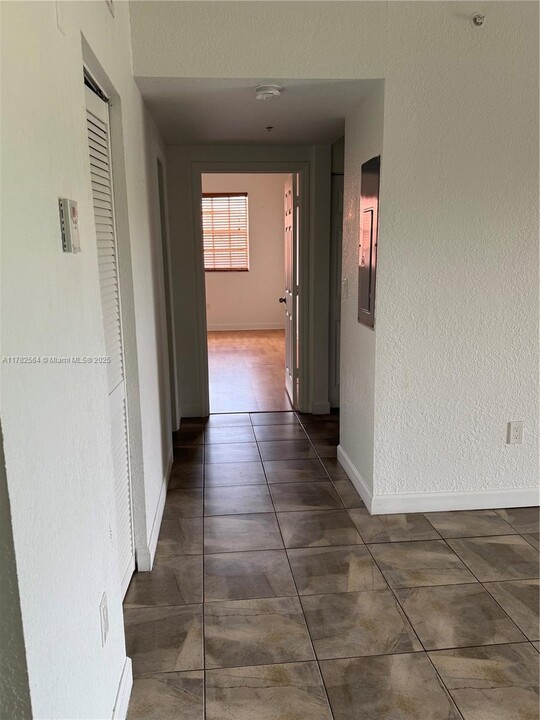 160 SW 117th Terrace in Pembroke Pines, FL - Building Photo