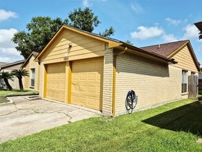 13211 Whitchurch Way in Houston, TX - Building Photo - Building Photo