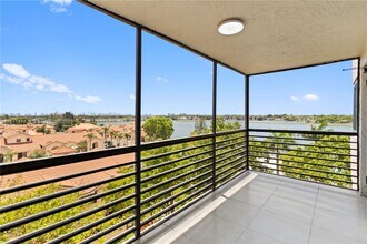 20840 San Simeon Way in North Miami Beach, FL - Building Photo - Building Photo