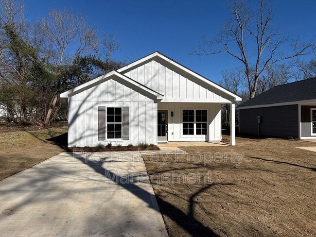 property at 405 E Chappell St