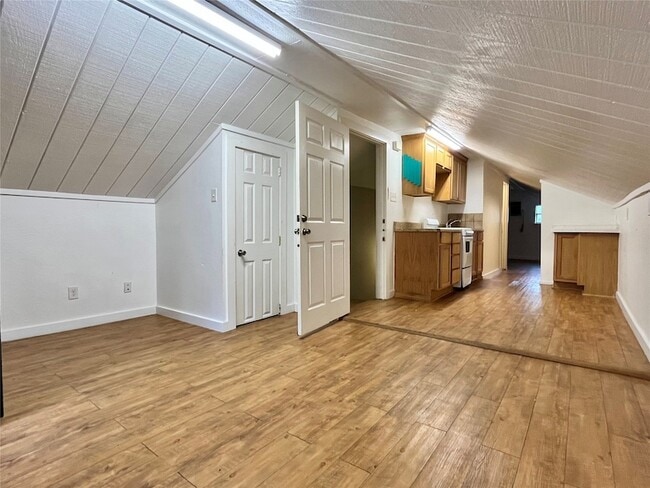 property at 1002 Gregg St