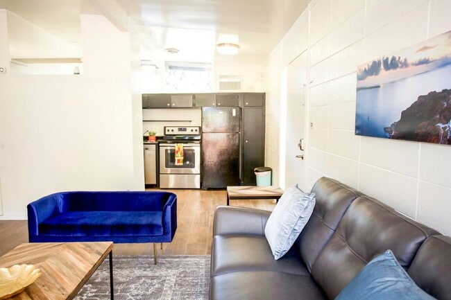 604 E 8th St in Davis, CA - Building Photo - Building Photo