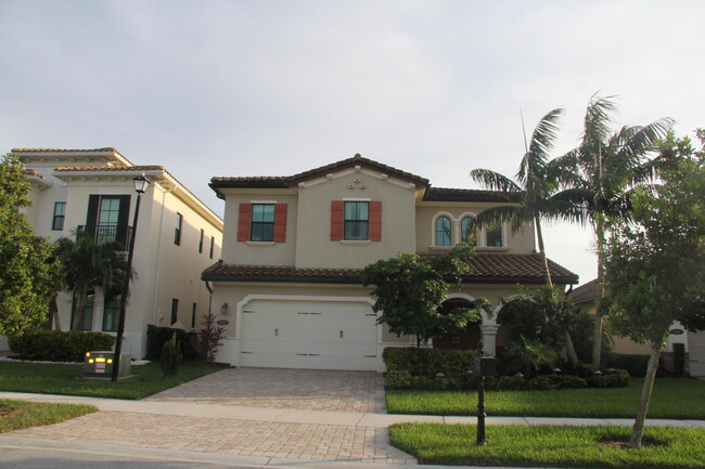 8627 Grand Prix Ln in Boynton Beach, FL - Foto de edificio - Building Photo