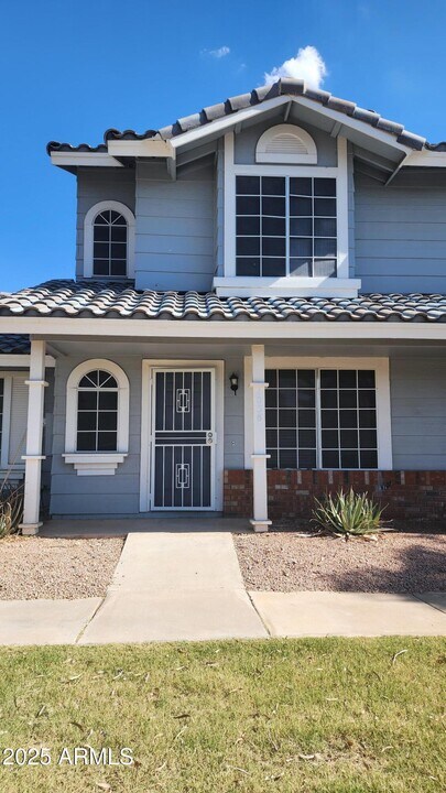 860 N McQueen Rd in Chandler, AZ - Building Photo