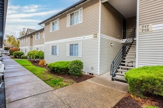 Parkmeadow Apartments in Keizer, OR - Building Photo - Building Photo